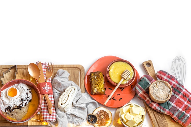 Zestaw potraw prezentowany na stole